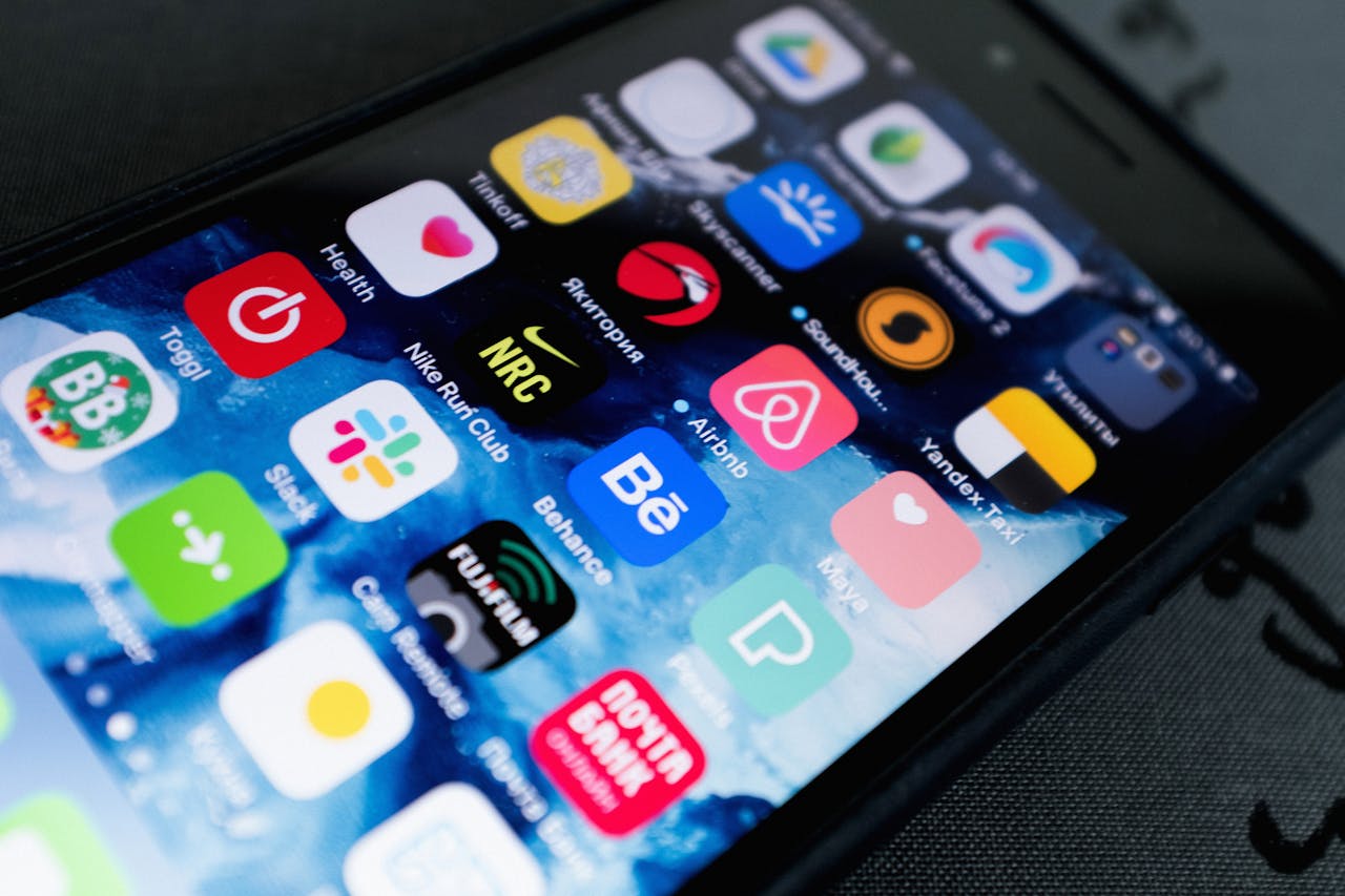 Native vs Cross-Platform vs Hybrid Web Apps: Which One to Choose?